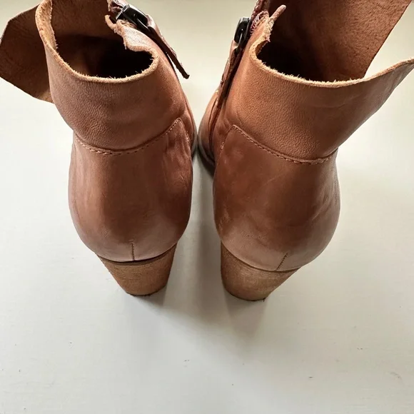 Kelsi Dagger Booties - Picture 5 of 9